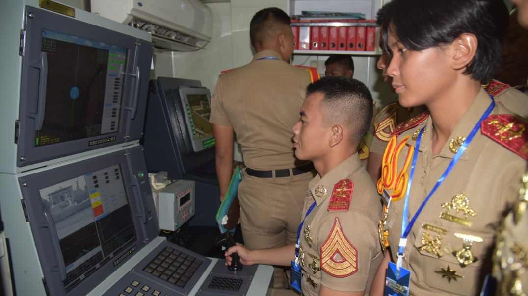 Missile Fire Control Rudal C-802 Kelas Hiu